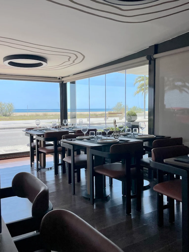 Interior con vistas a la playa
